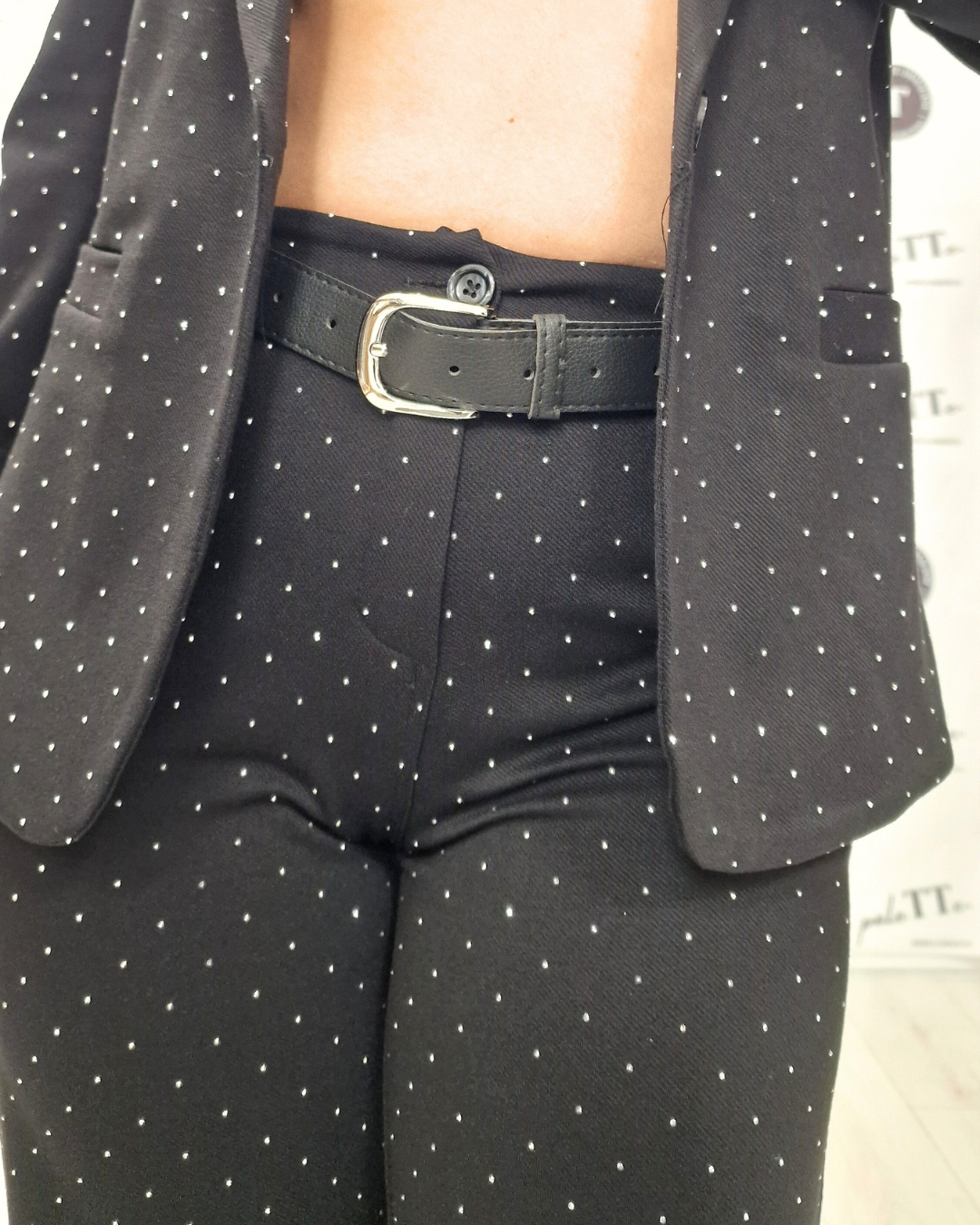 COMPLETO GIACCA & PANTALONE CON BRILLANTINI in paleTTe. abbigliamento