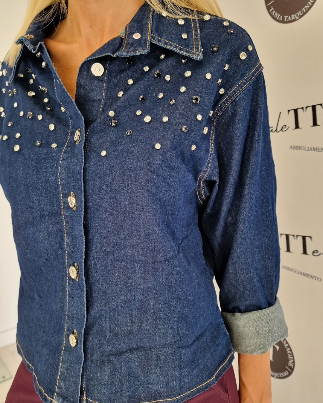 CAMICIA DENIM in paleTTe. abbigliamento
