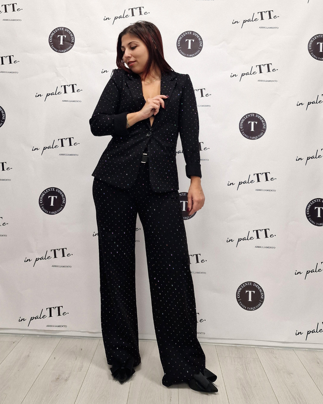 COMPLETO GIACCA & PANTALONE CON BRILLANTINI in paleTTe. abbigliamento