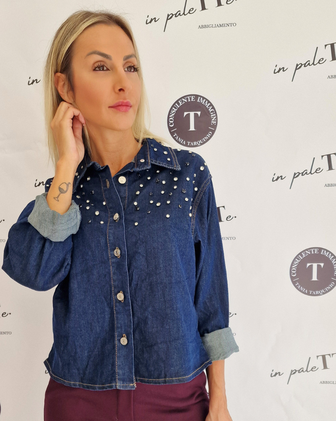 CAMICIA DENIM in paleTTe. abbigliamento
