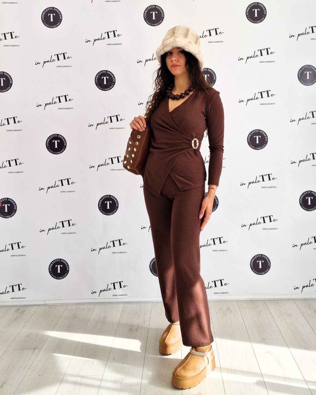 SET CORDINATO CON FIBBIA - MARRONE in paleTTe. abbigliamento