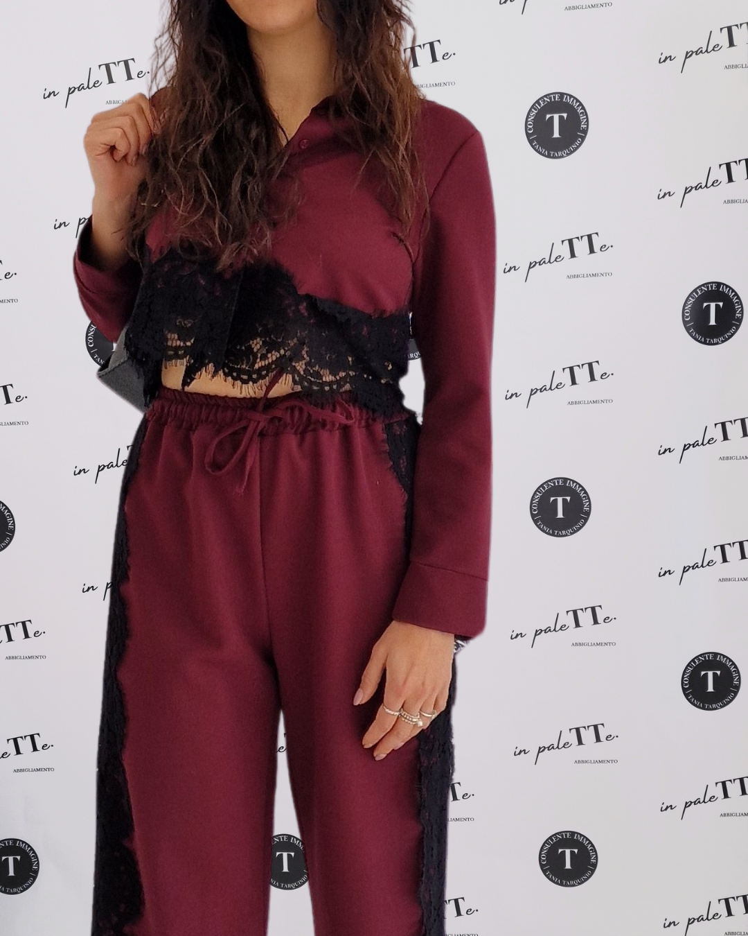 SET COMPLETO CAMICIA E PANTALONE IN PIZZO - BORDEAUX in paleTTe. abbigliamento
