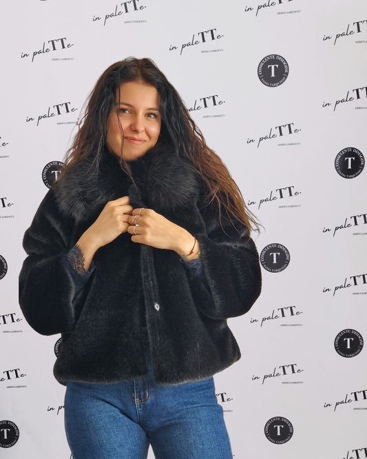 PELLICCIA SINTETICA "IRINA" NERA in paleTTe. abbigliamento