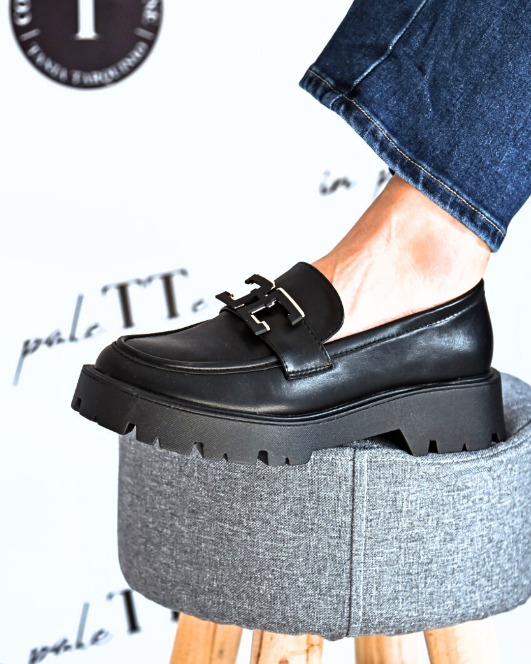 MOCASSINO NERO in paleTTe. abbigliamento