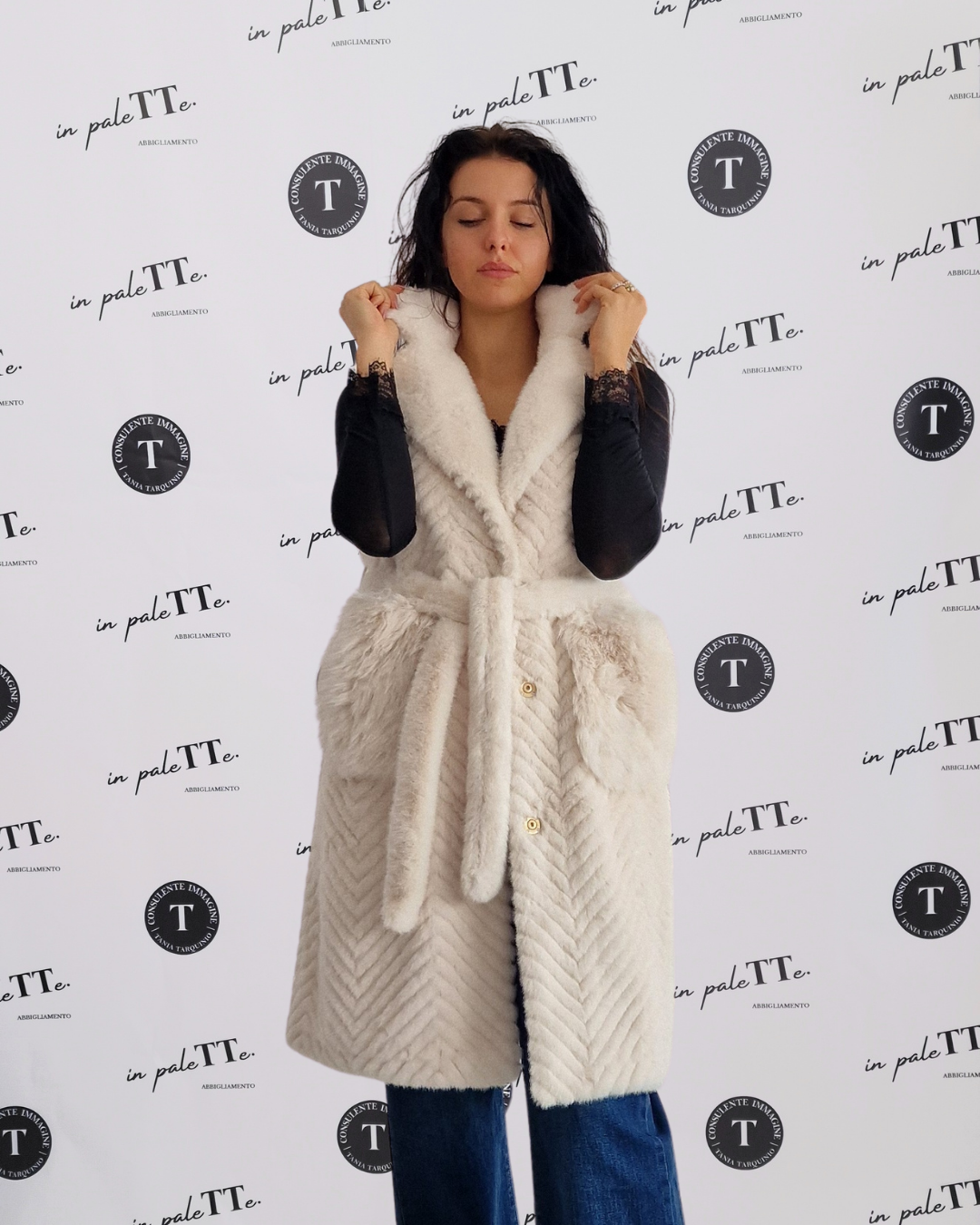 PELLICCIA SINTETICA "IVY" BIANCA in paleTTe. abbigliamento