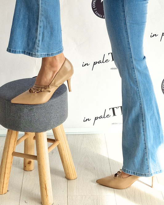 DÉCOLLETÉ FIBBIE in paleTTe. abbigliamento