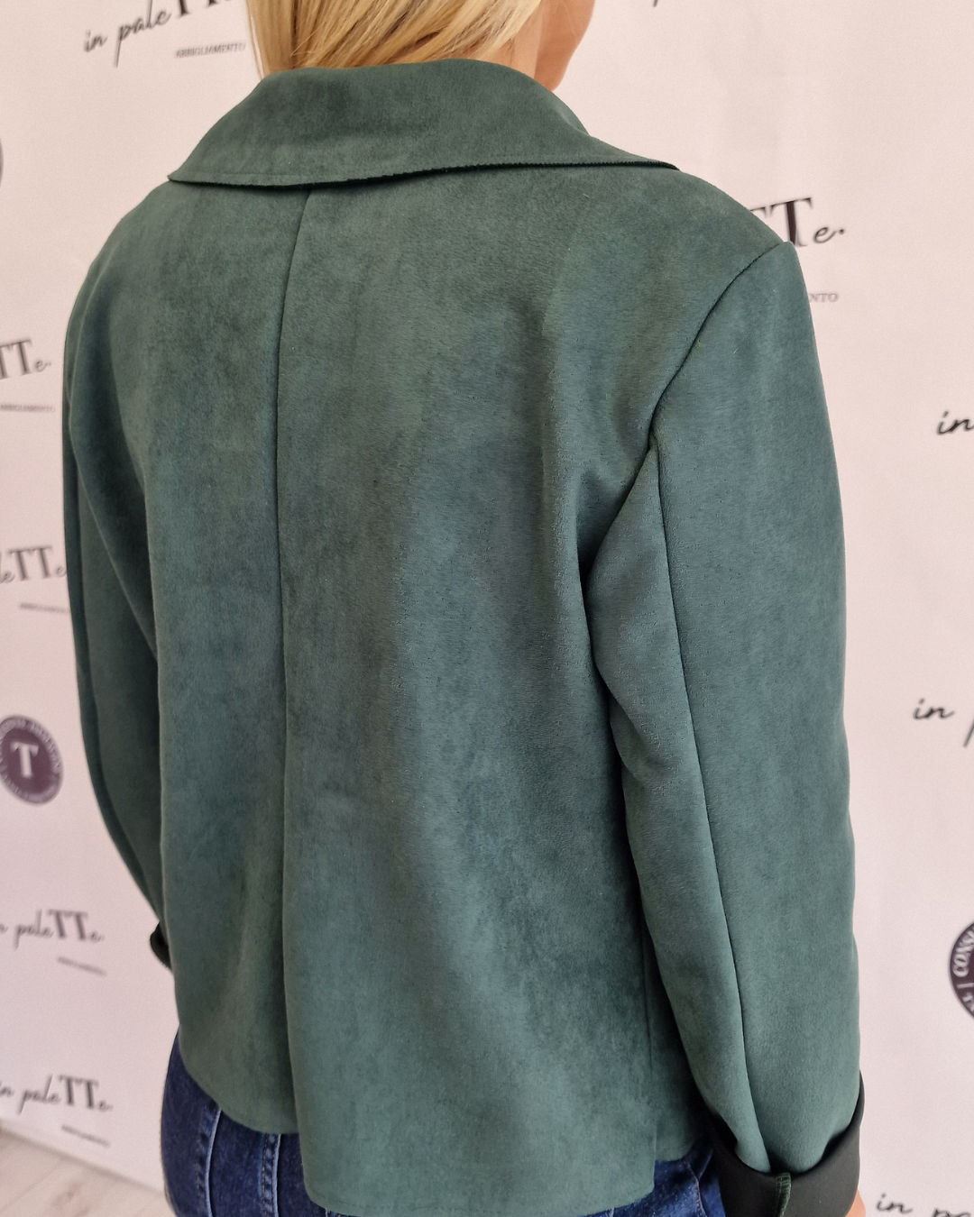 GIACCA IN CAMOSCIO VERDE in paleTTe. abbigliamento