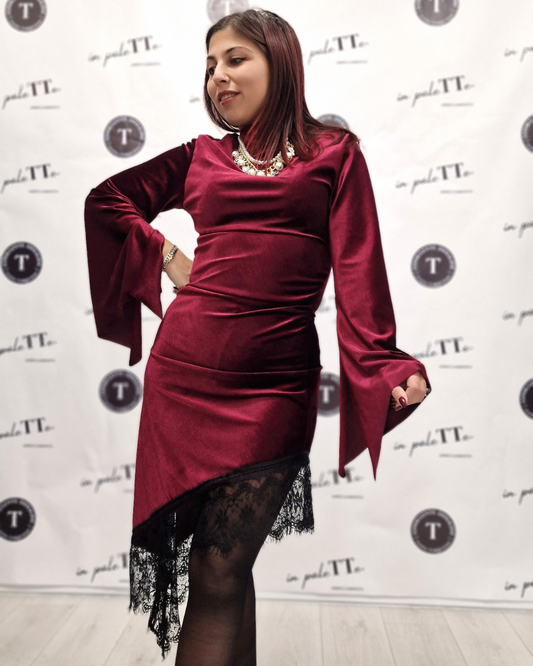 ABITO ASIMMETRICO IN VELLUTO CON PIZZO - bordeaux in paleTTe. abbigliamento