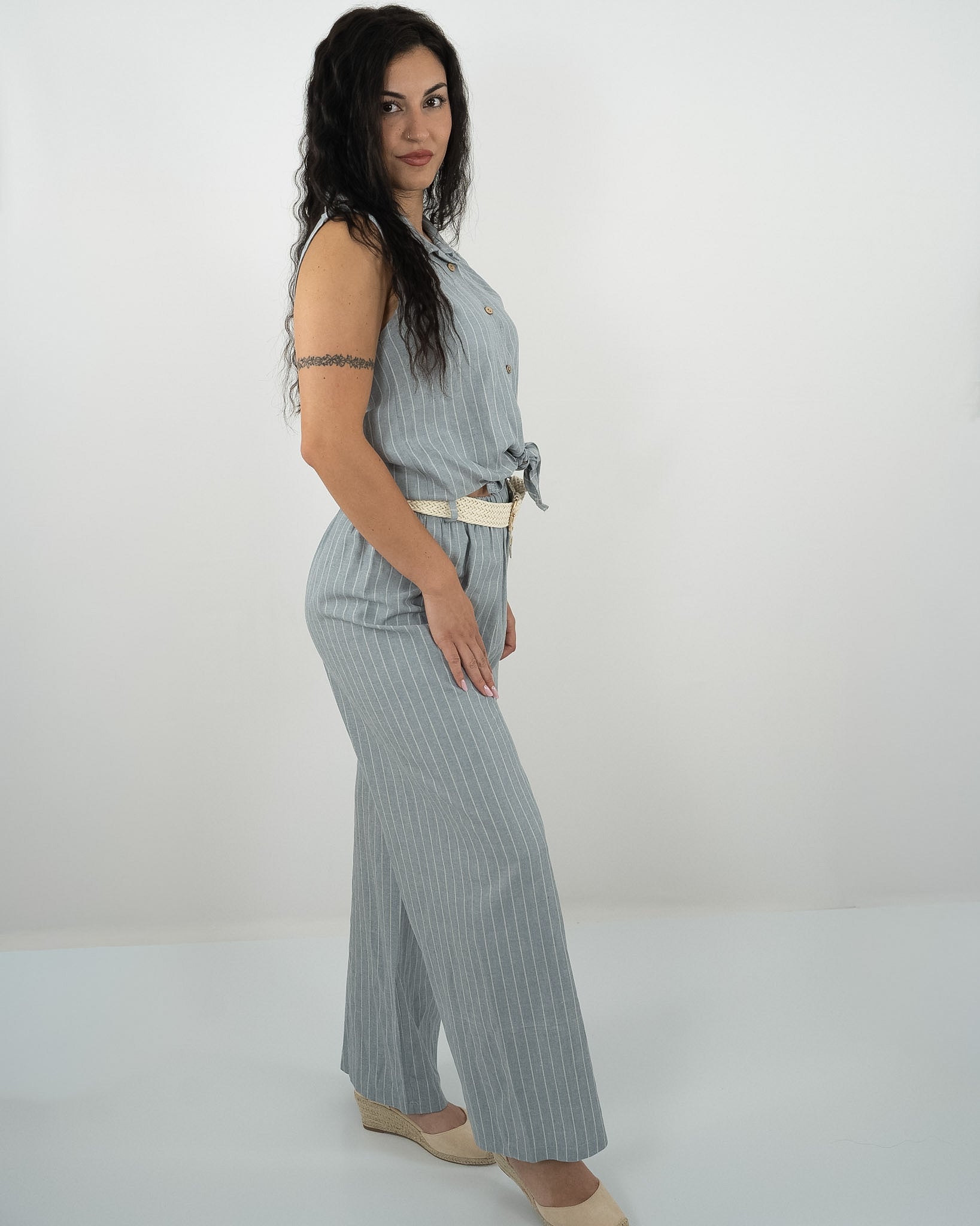 Pantalone set grigio in paleTTe. abbigliamento