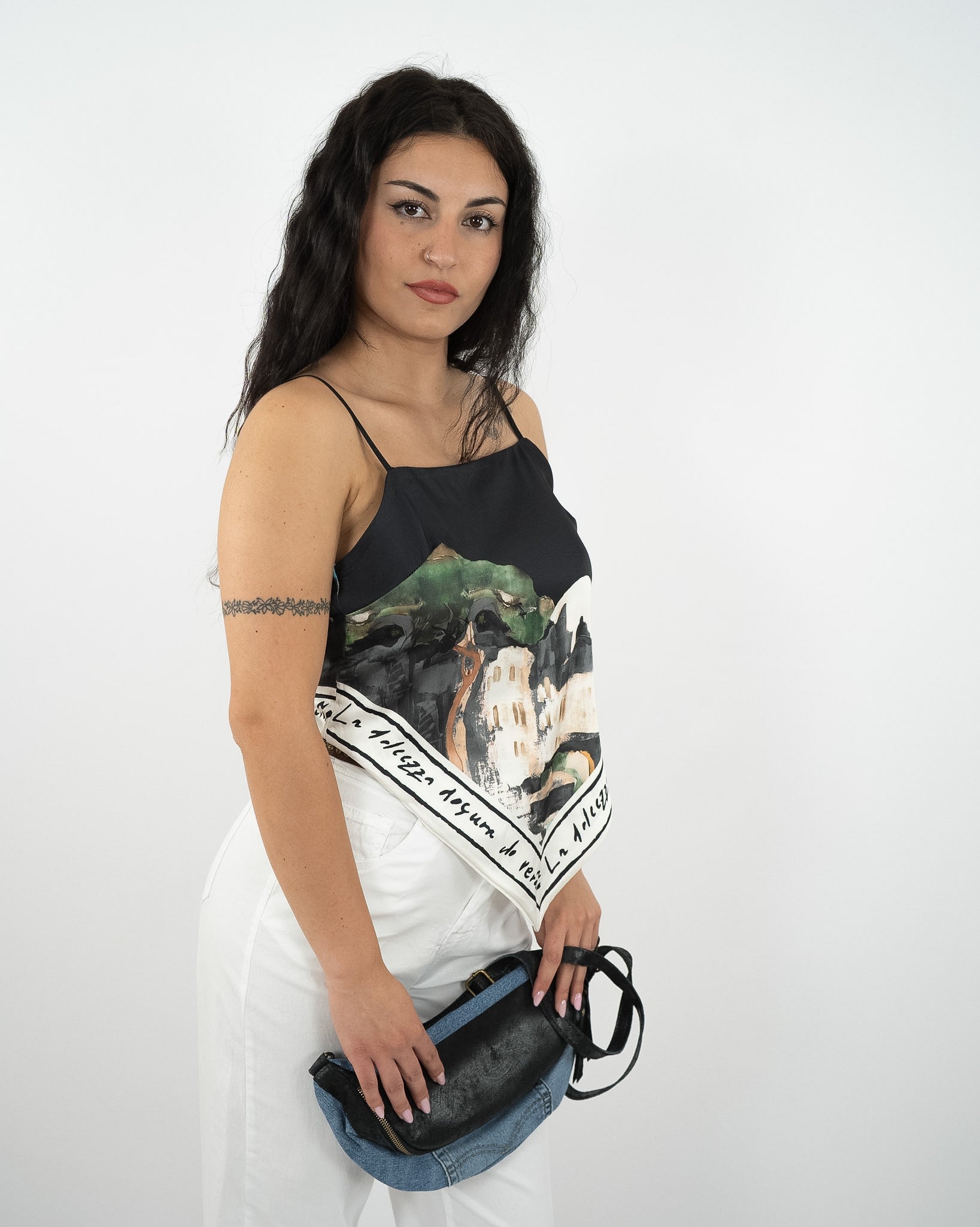 Borsa denim e nero in paleTTe. abbigliamento