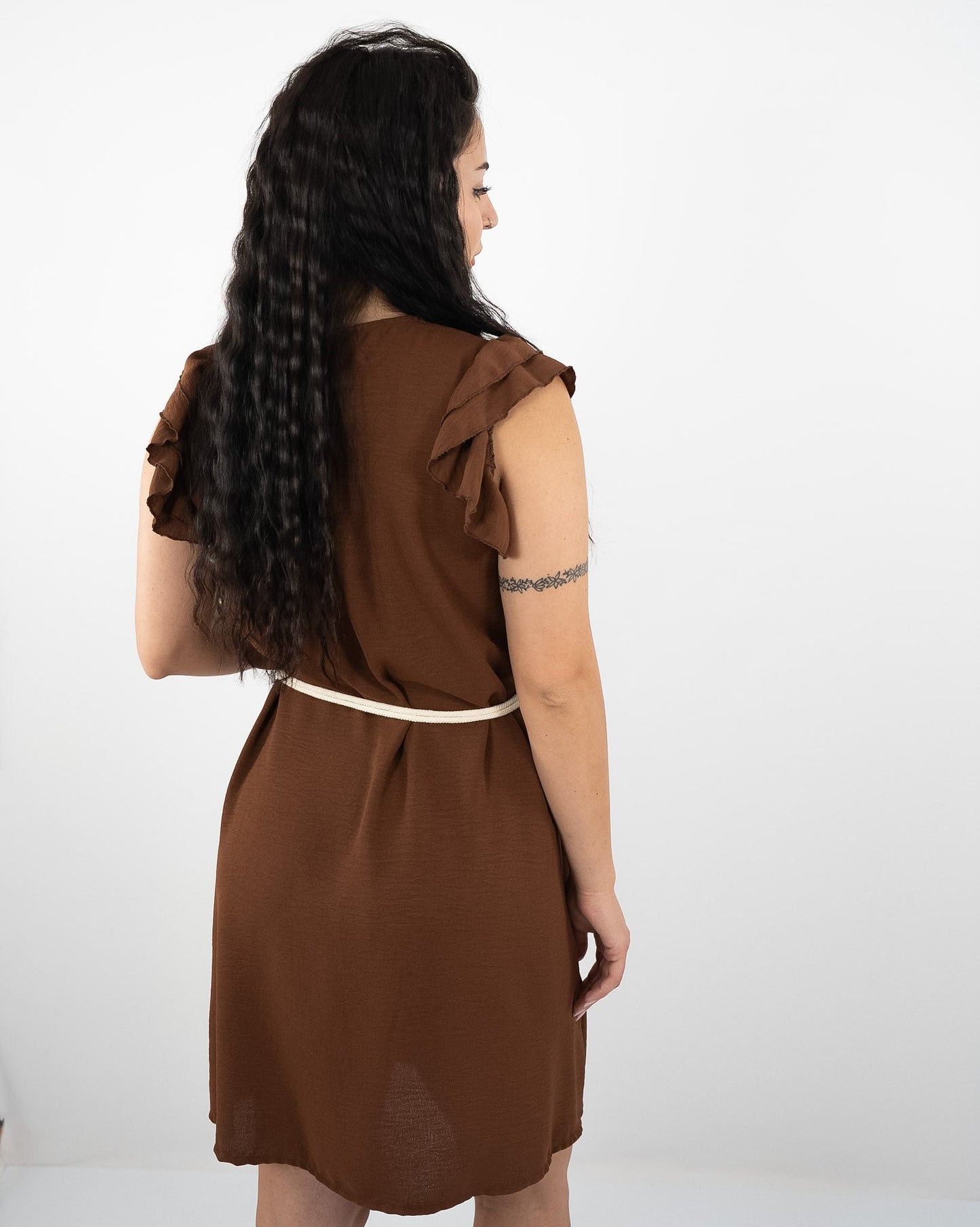 ABITO CORTO CON VOLANT - marrone in paleTTe. abbigliamento