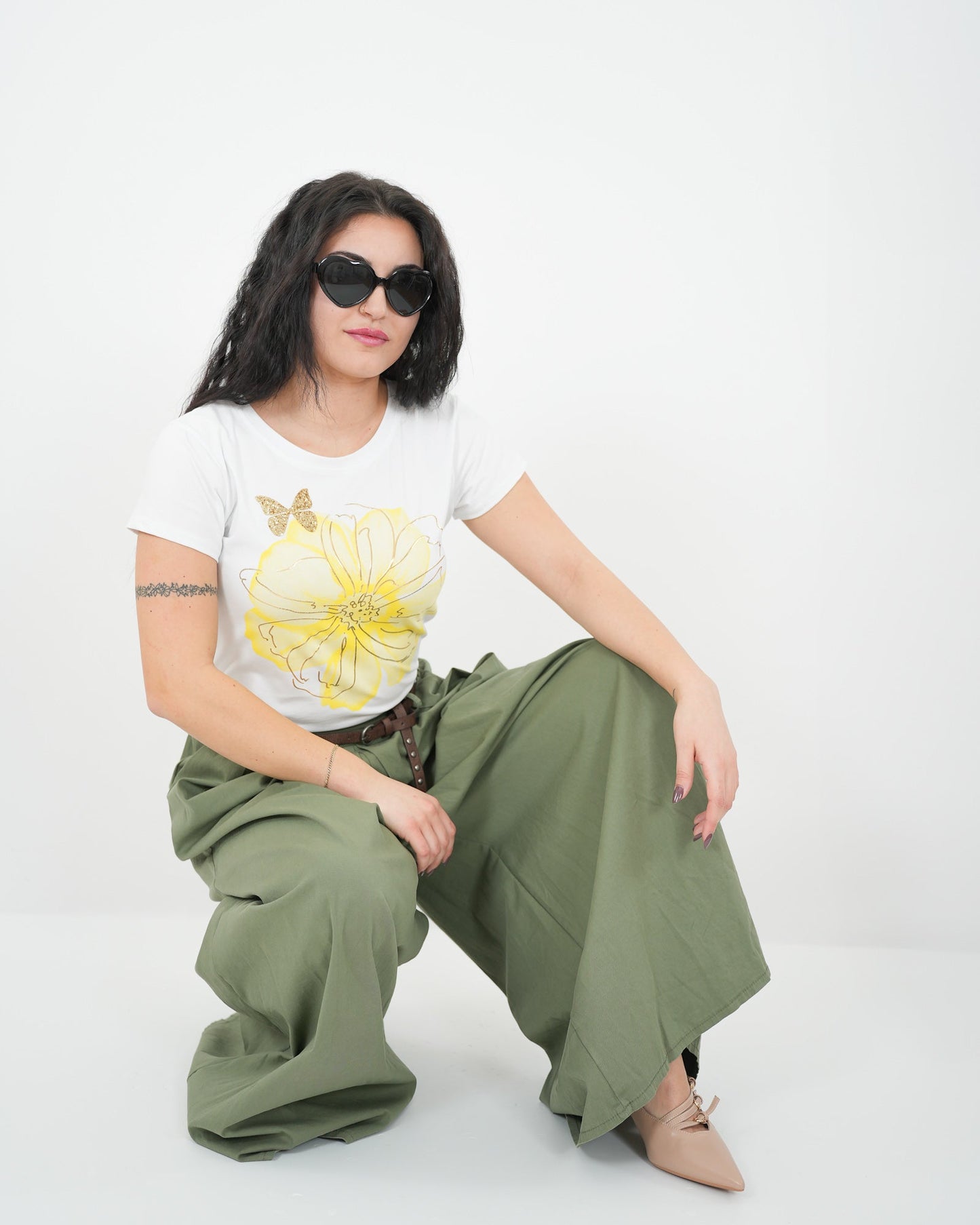 T- SHIRT FLOWER GIALLO in paleTTe. abbigliamento