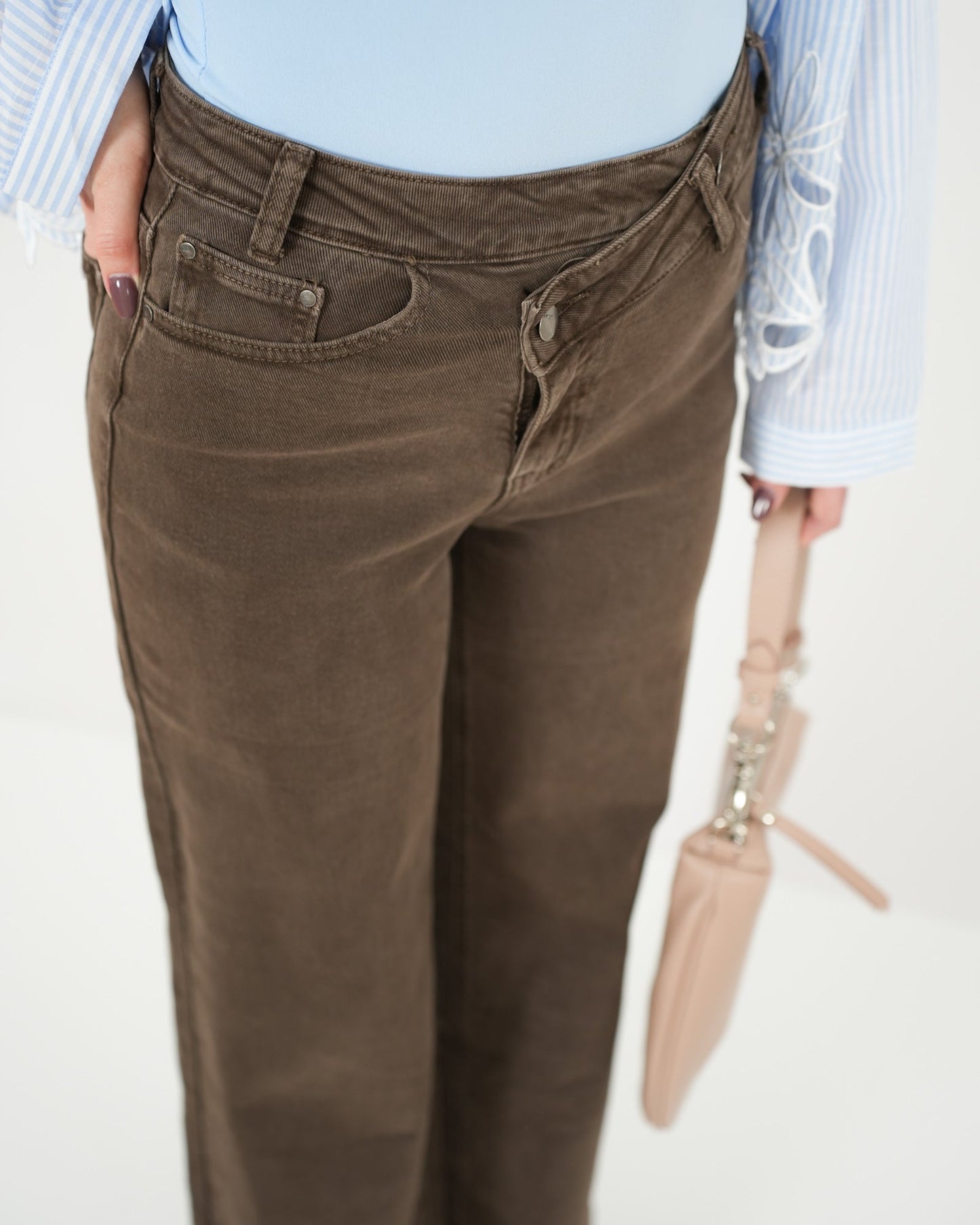 JEANS "Teresa MARRONE in paleTTe. abbigliamento