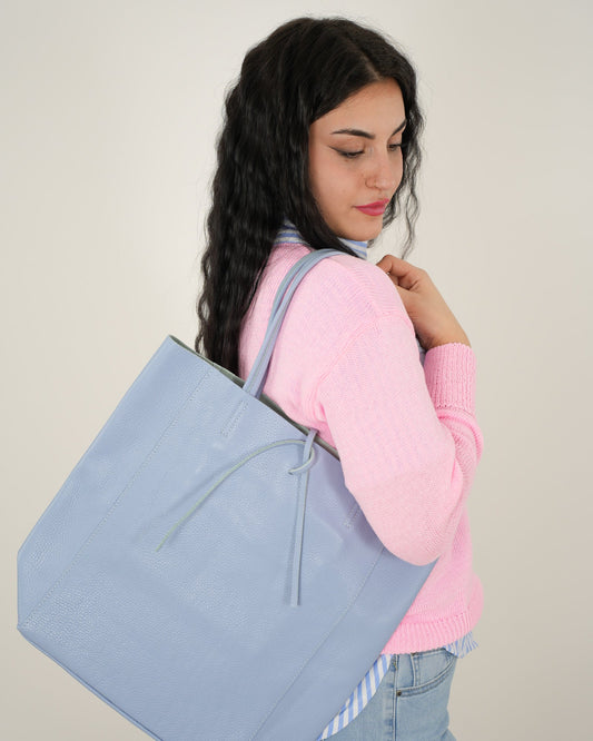 BORSA SHOPPER VERA PELLE AZZURRA in paleTTe. abbigliamento