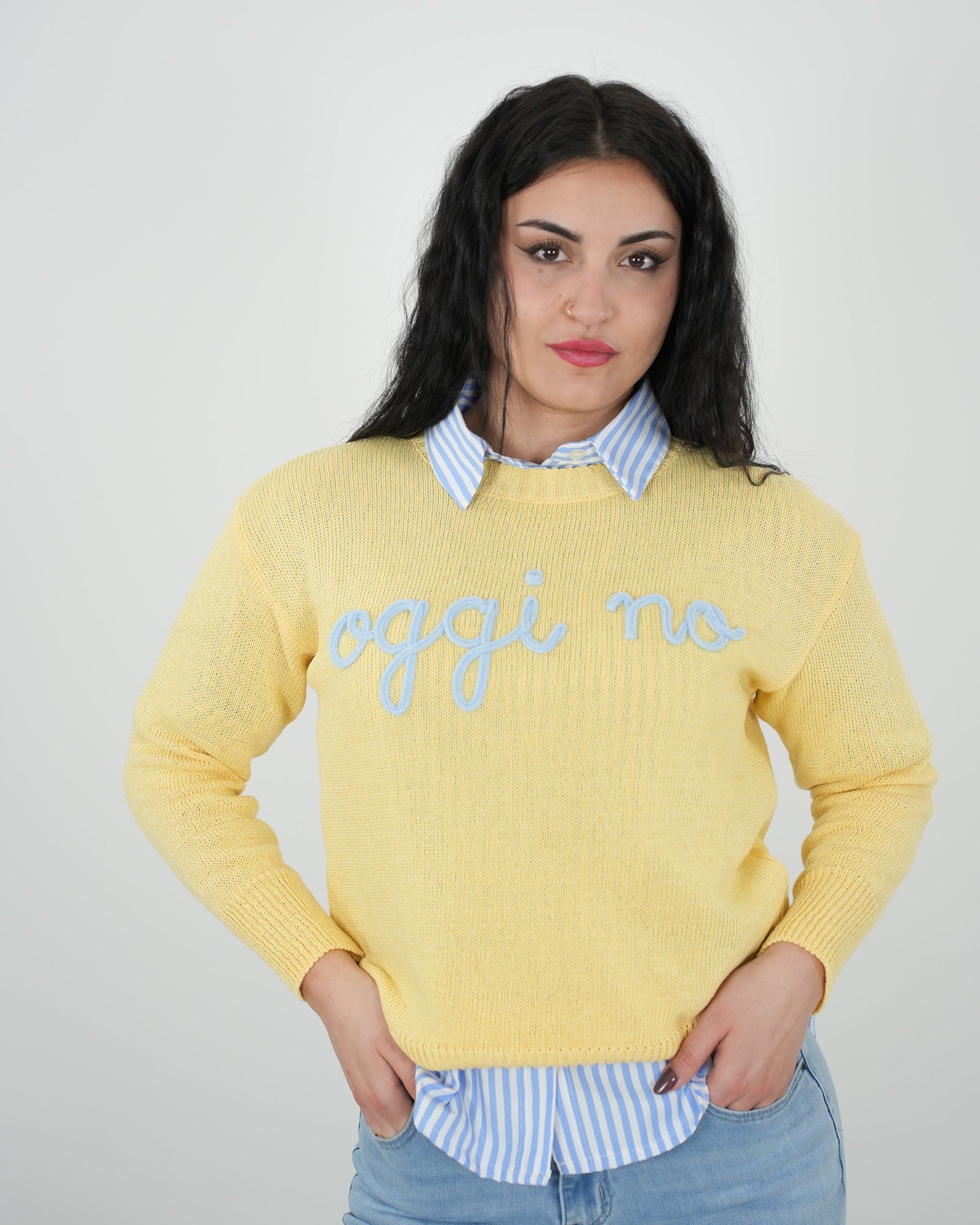 MAGLIA "Oggi no" GIALLA in paleTTe. abbigliamento