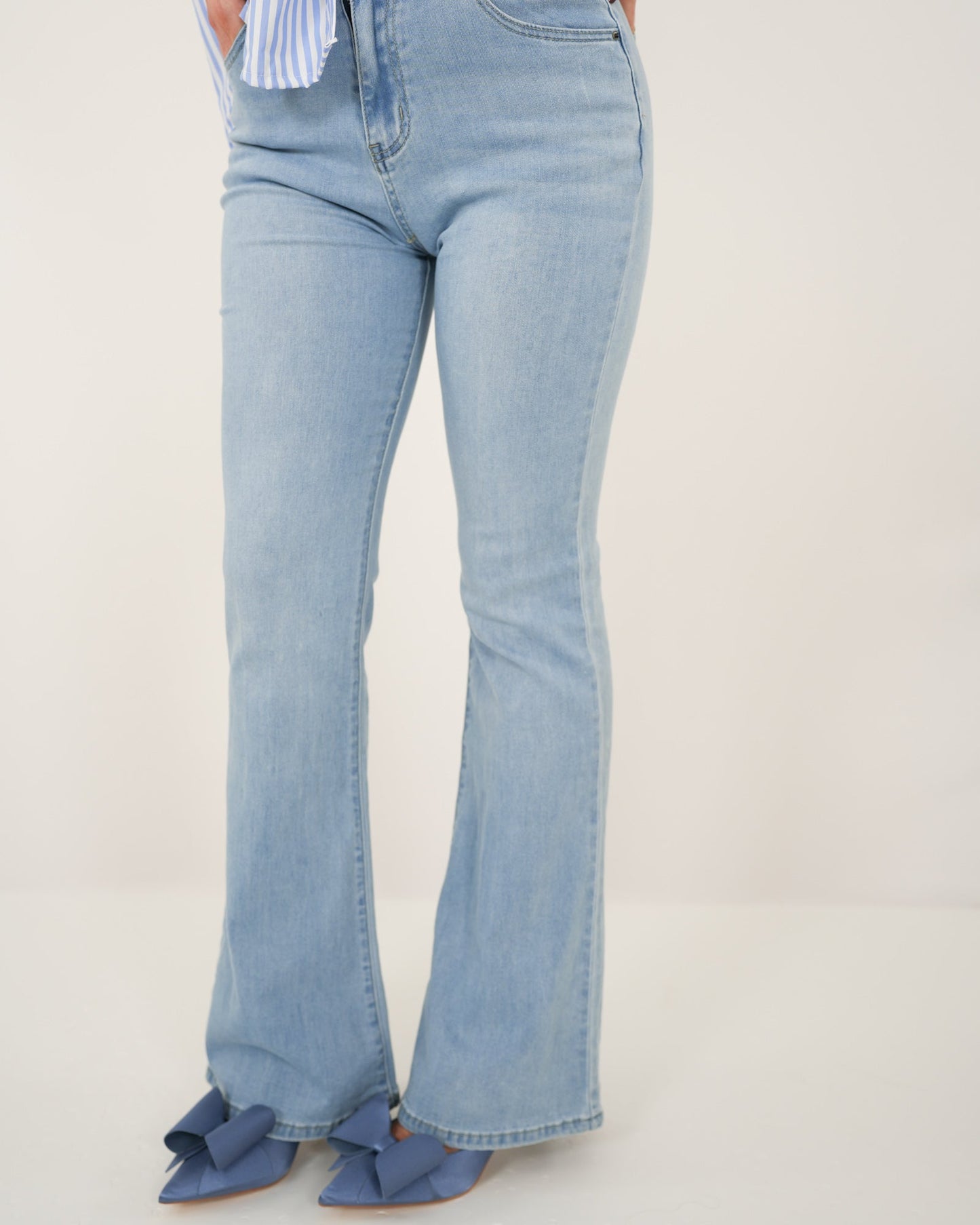 JEANS ZAMPA "Dina" in paleTTe. abbigliamento