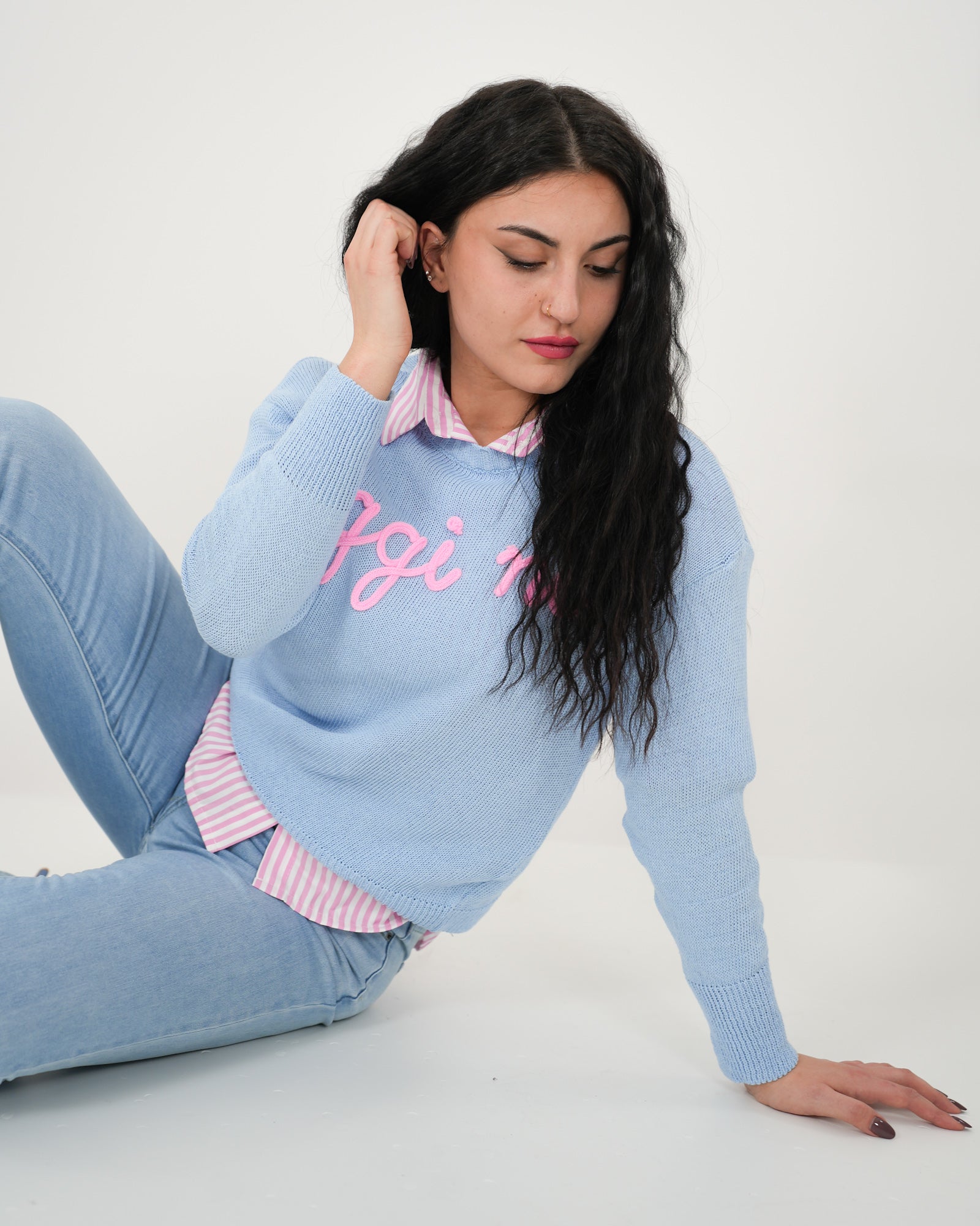MAGLIA "Oggi no" AZZURRA in paleTTe. abbigliamento