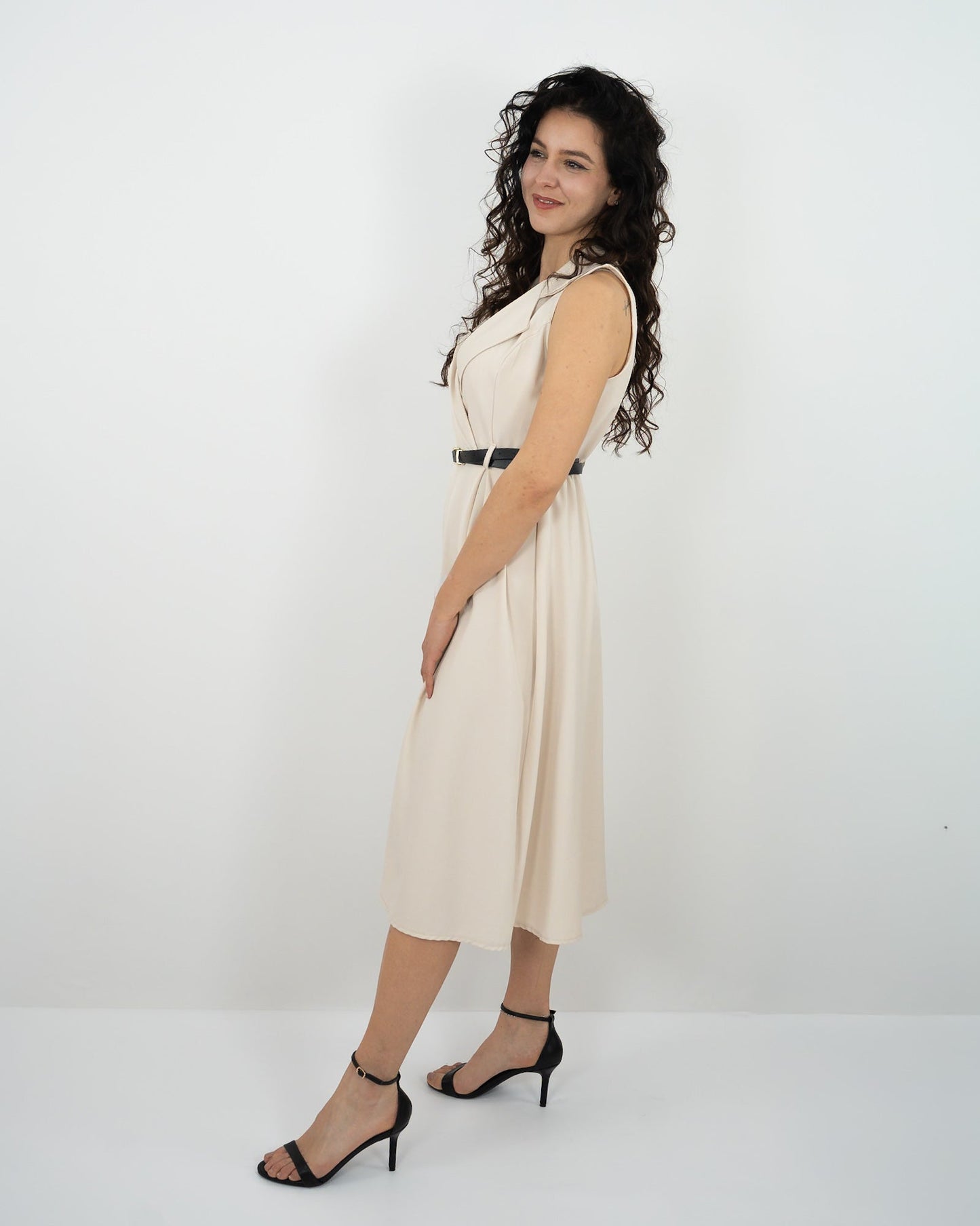 ABITO MIDI CON CINTURINO - mandorla in paleTTe. abbigliamento
