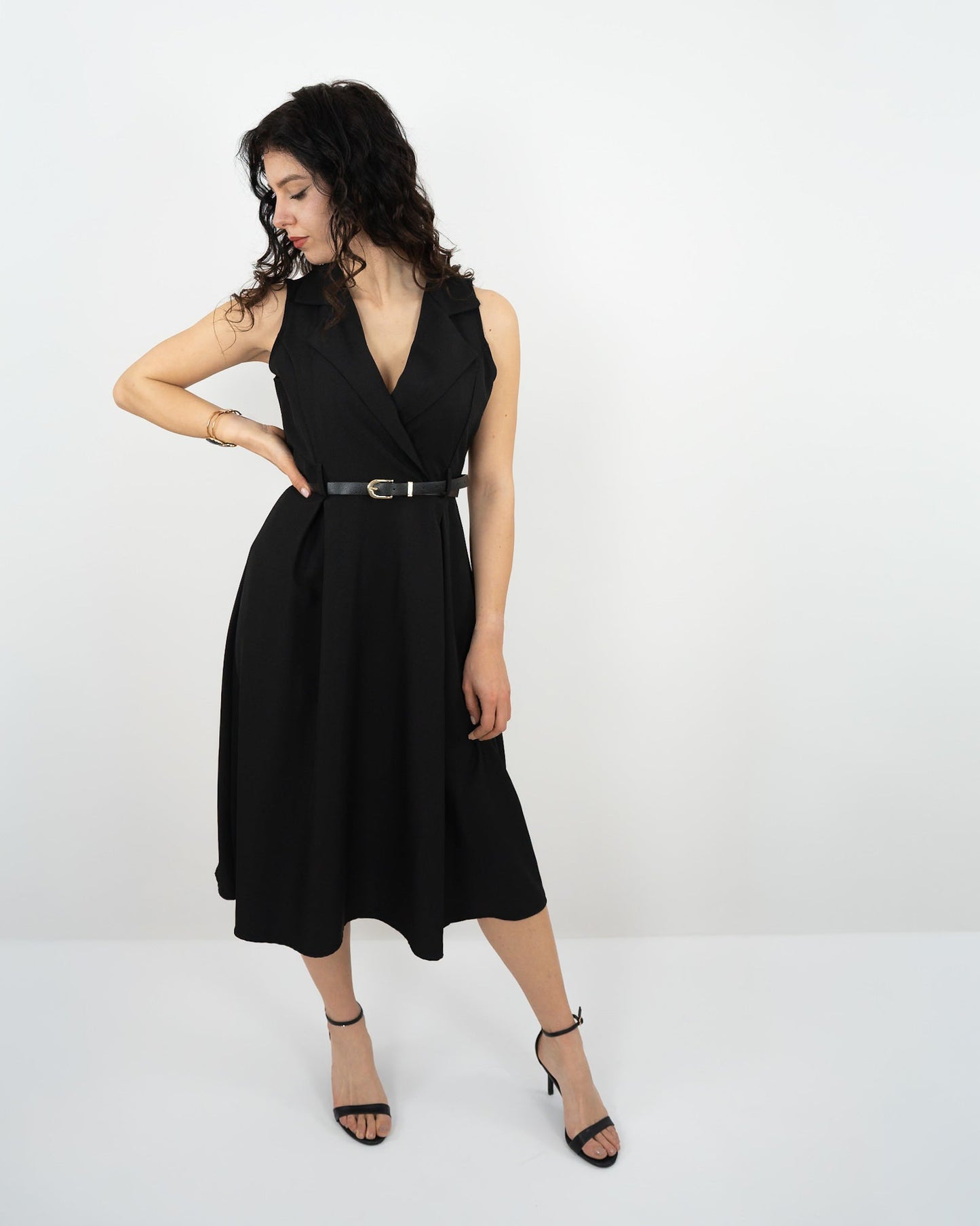 ABITO MIDI CINTURINO - nero in paleTTe. abbigliamento