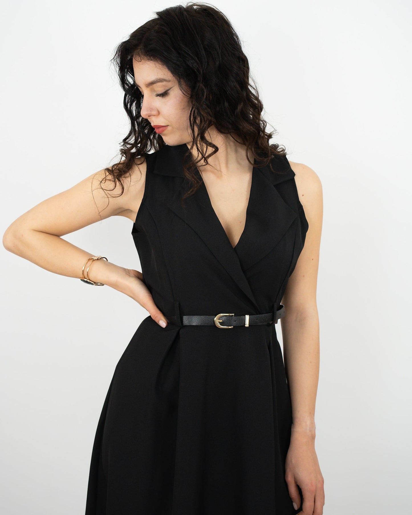 ABITO MIDI CINTURINO - nero in paleTTe. abbigliamento