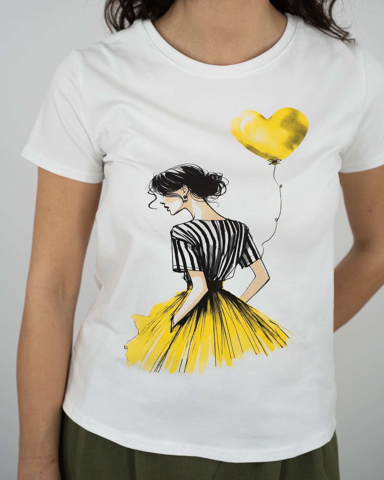 T-SHIRT BALLERINA - giallo in paleTTe. abbigliamento