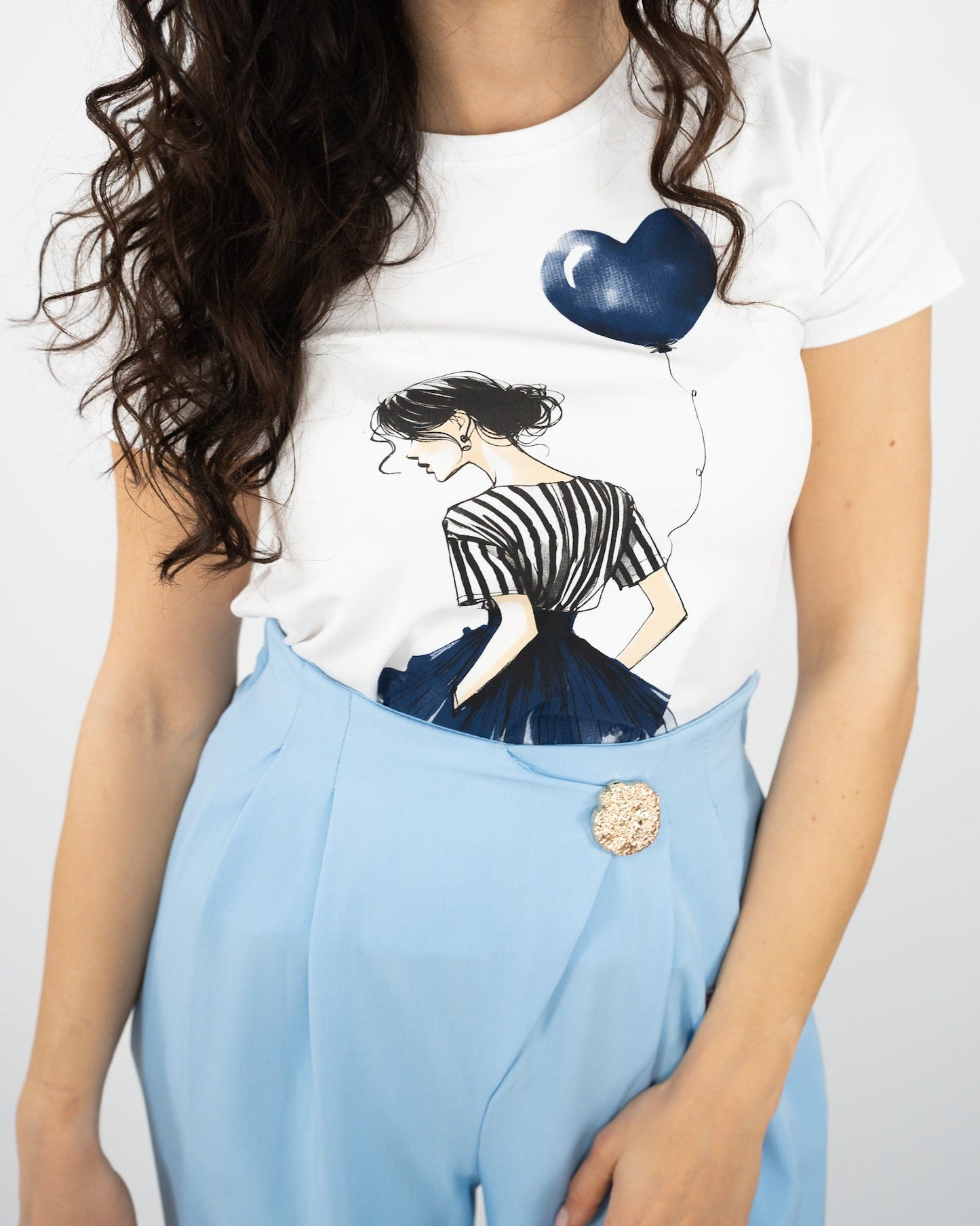 T-SHIRT BALLERINA - blu in paleTTe. abbigliamento
