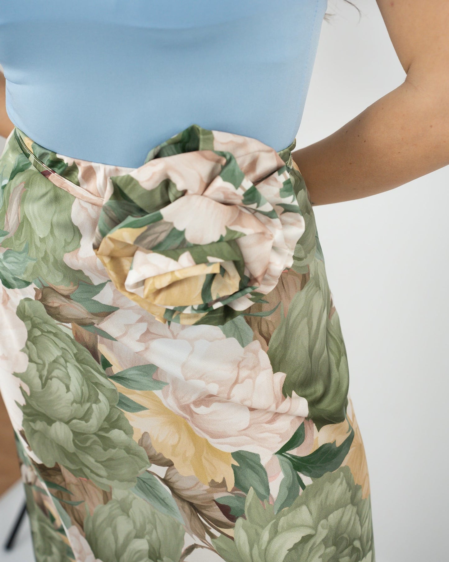GONNA FIORATA - verde in paleTTe. abbigliamento