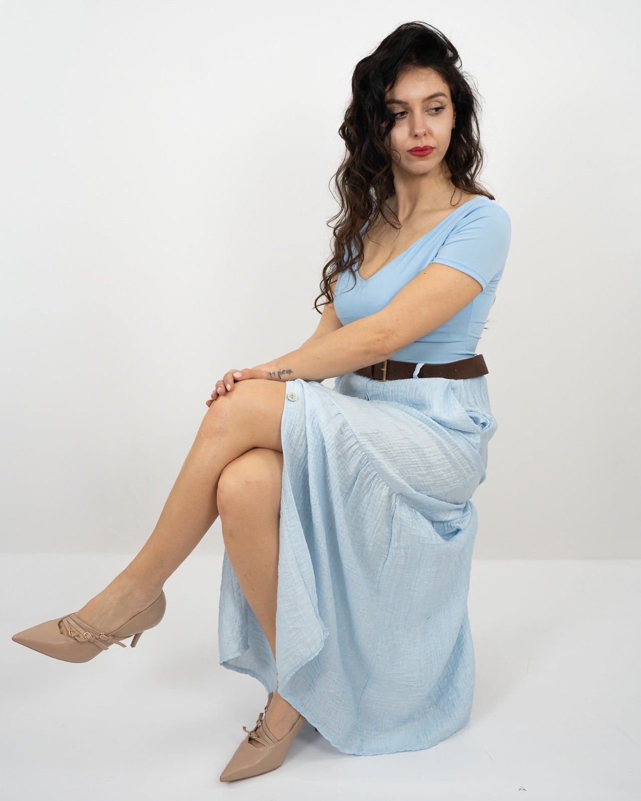 GONNA LUNGA COM BOTTONI FRONTALI (Copia) in paleTTe. abbigliamento