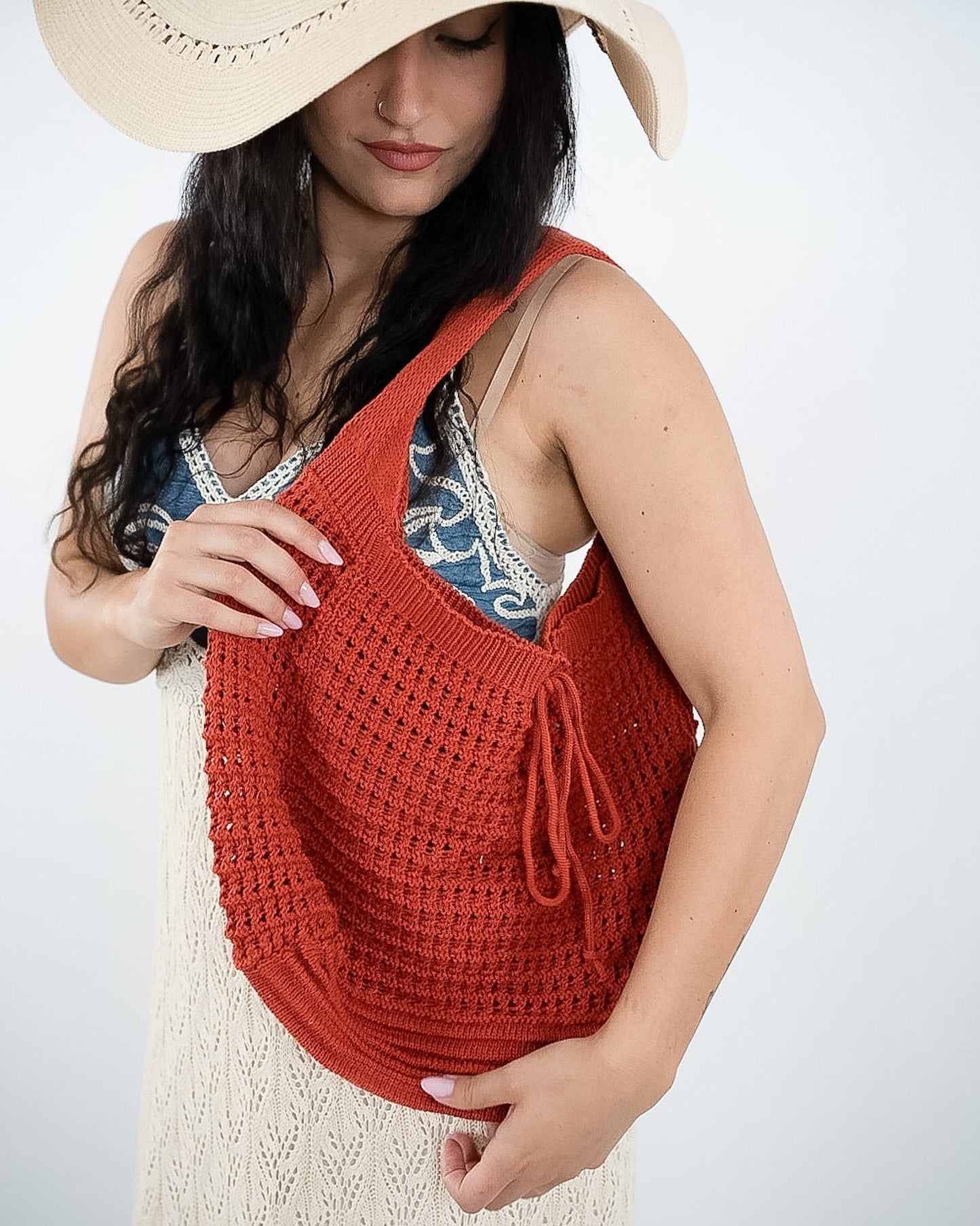 BORSA A SPALLA TRAFORATA - coccio in paleTTe. abbigliamento