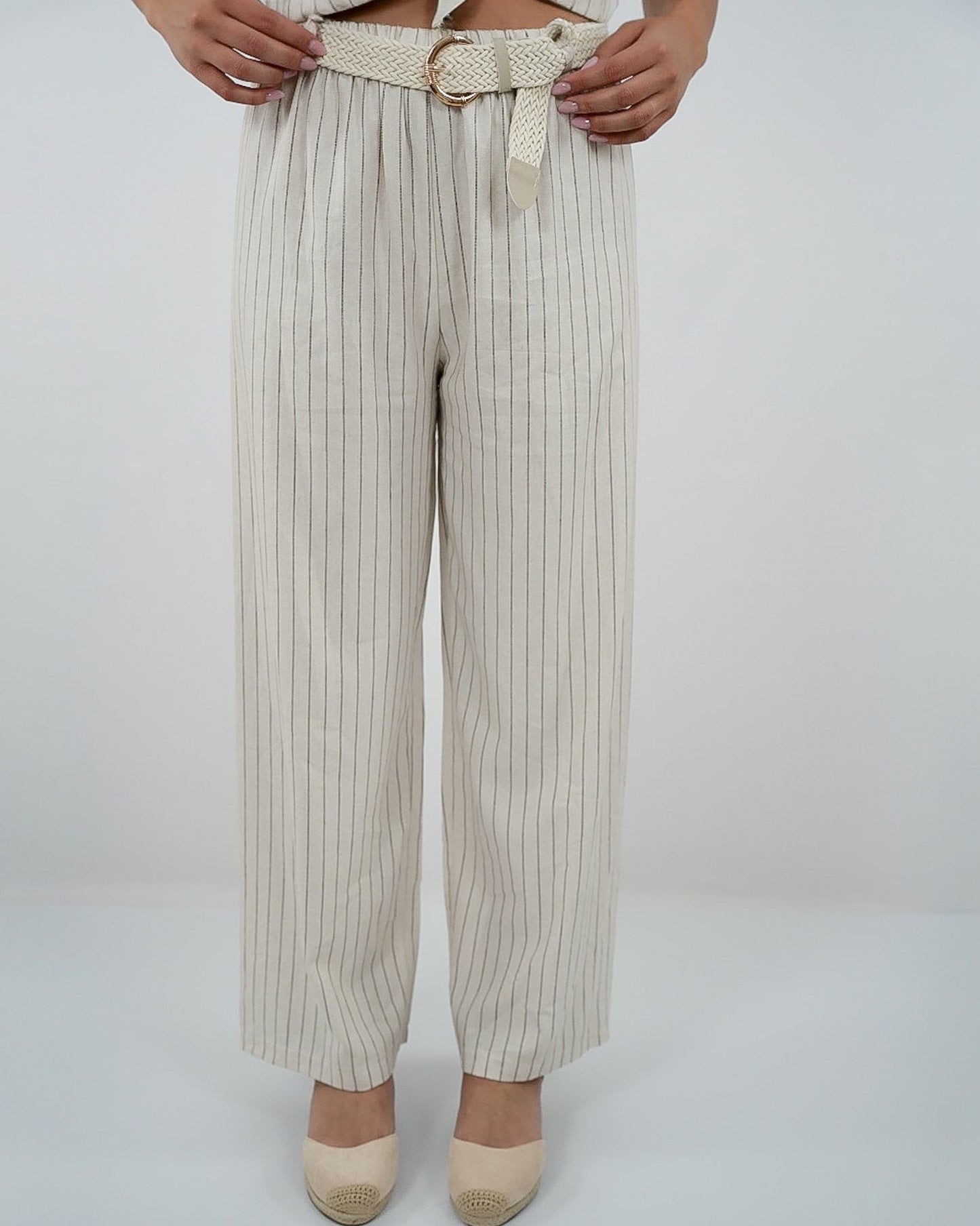 Pantalome set bianco in paleTTe. abbigliamento
