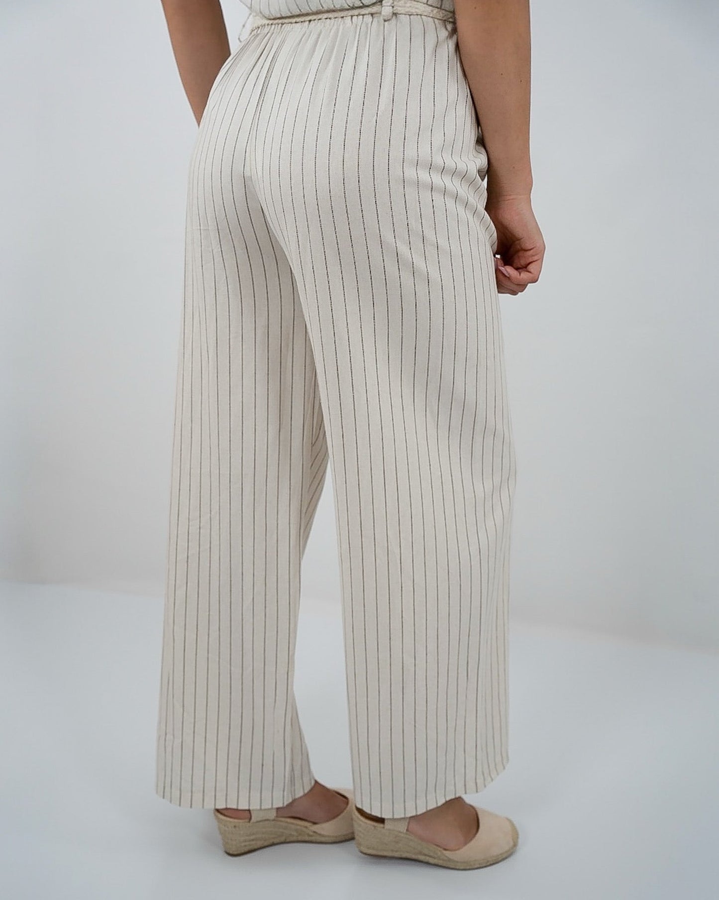 Pantalome set bianco in paleTTe. abbigliamento