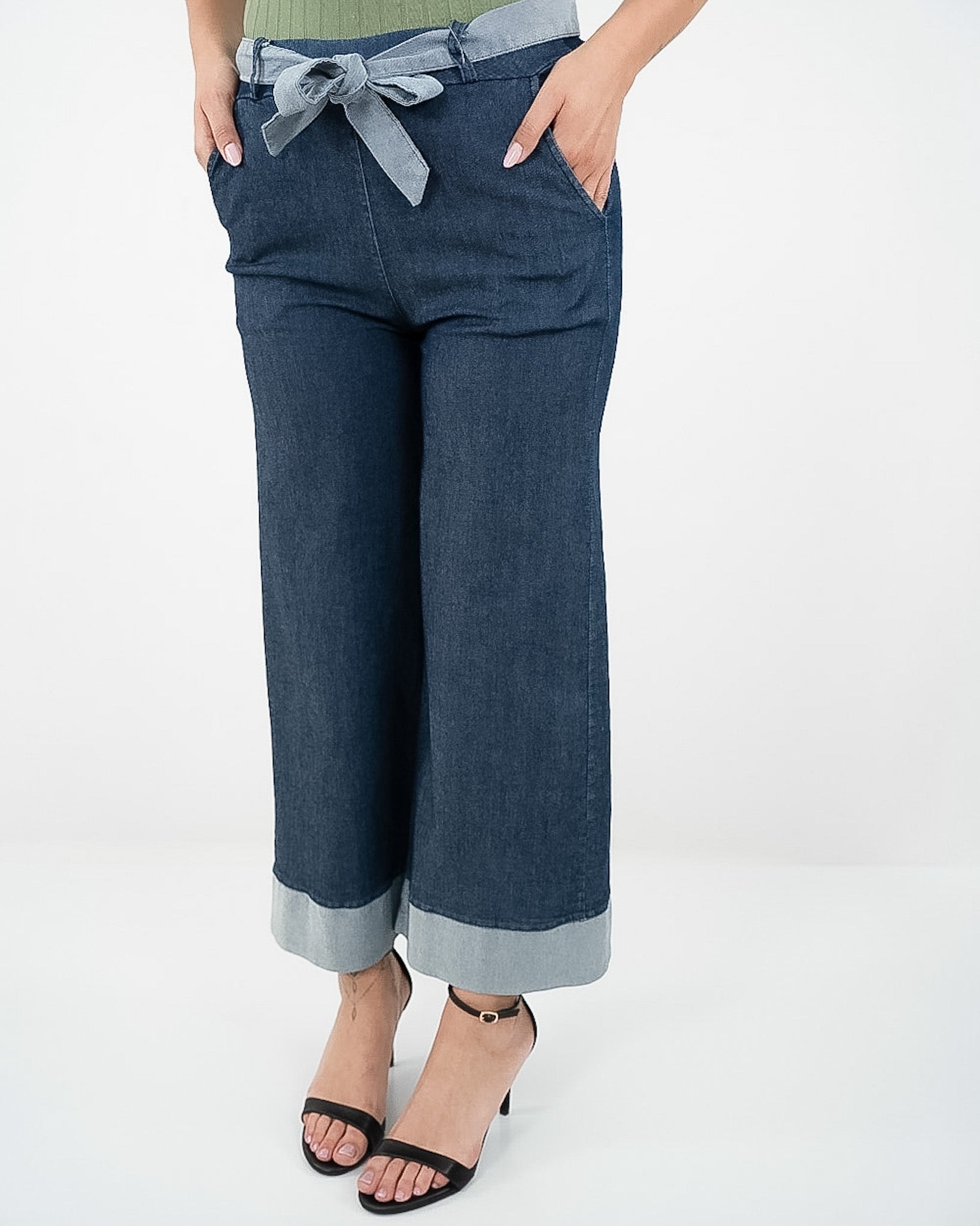 PANTALONE DENIM CON RISVOLTO E FIOCCO in paleTTe. abbigliamento