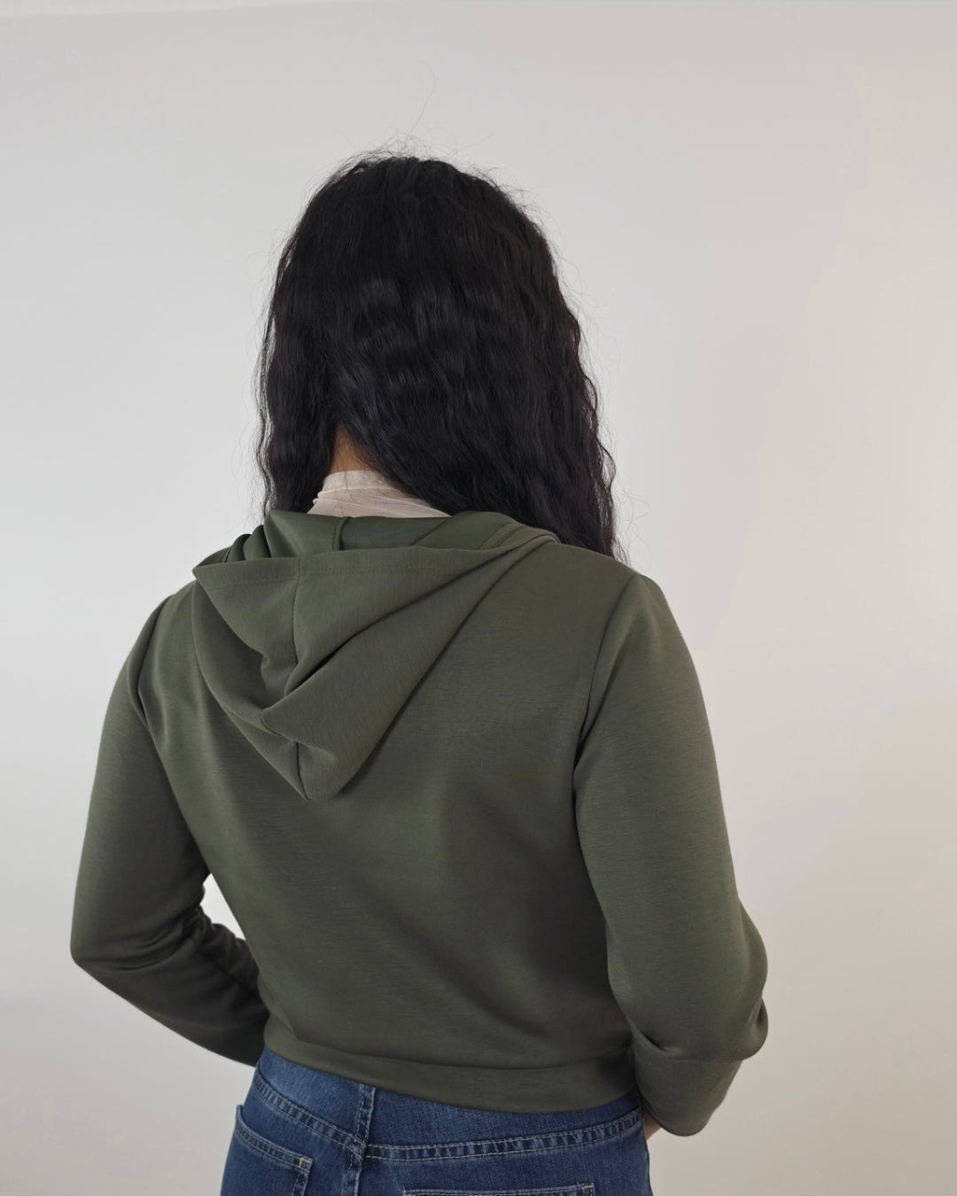 Felpa Donna Cropped con Cappuccio e Zip in paleTTe. abbigliamento