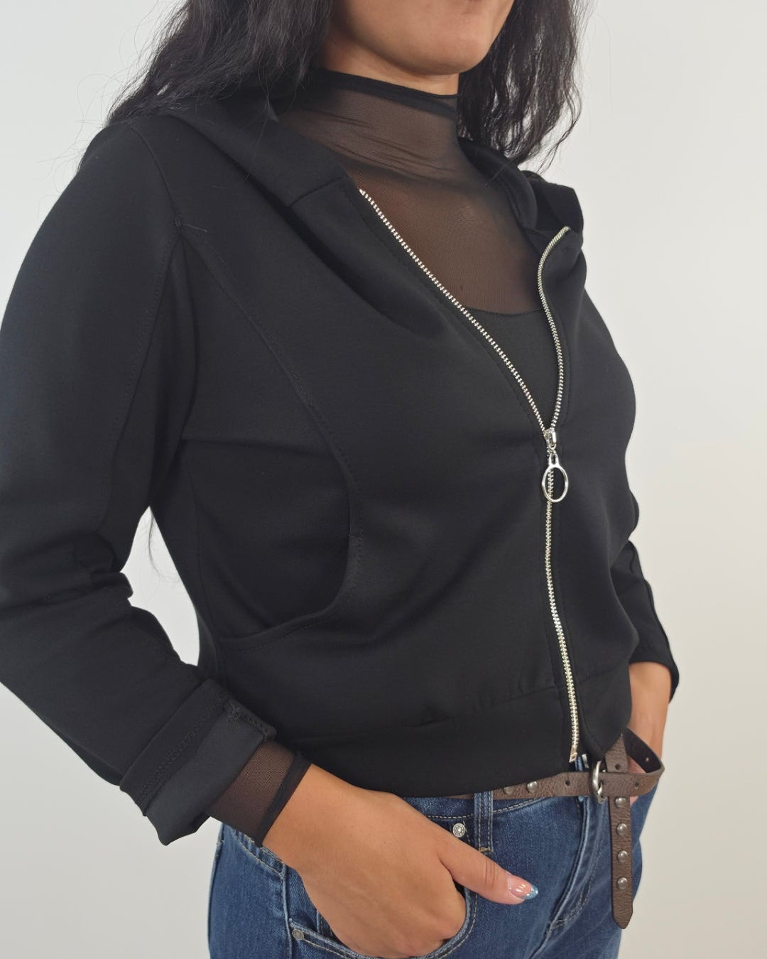 Felpa Donna Cropped con Cappuccio e Zip - nero in paleTTe. abbigliamento
