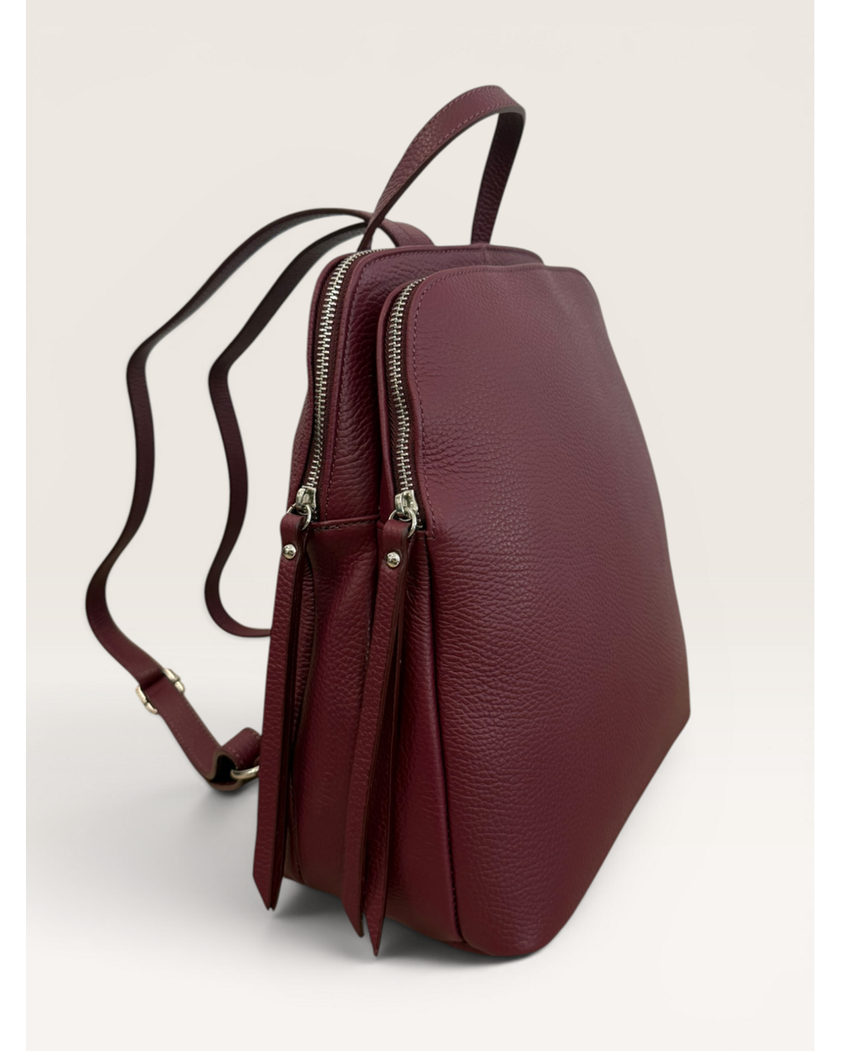 Zaino in Vera Pelle Martellata Bordeaux |  Doppia Tasca con Zip in paleTTe. abbigliamento
